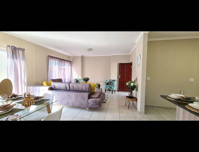 3 BEDROOM FREEHOLD FOR SALE IN WATERKLOOF HILL ESTATE